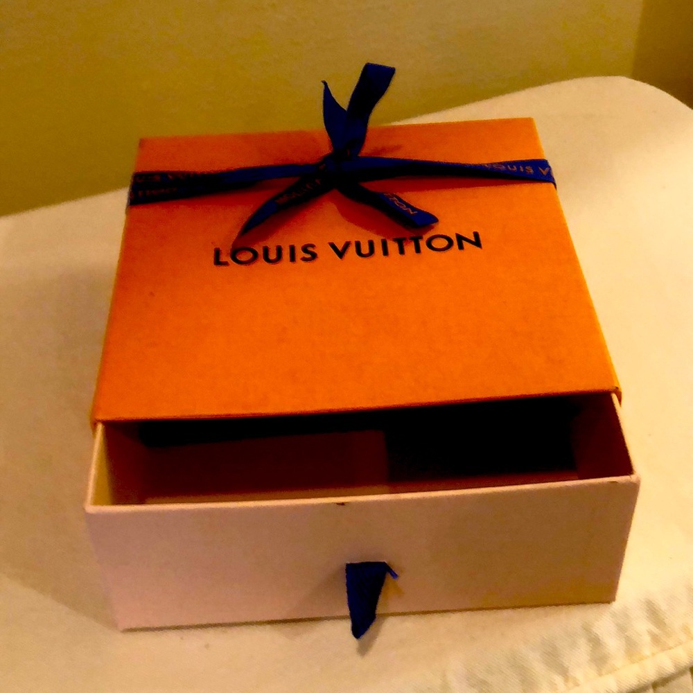 Louis Vuitton belt box